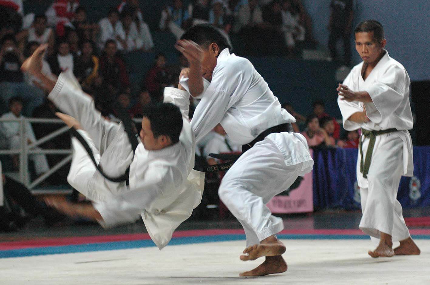 198 Atlet Karate Tarung di Kupang