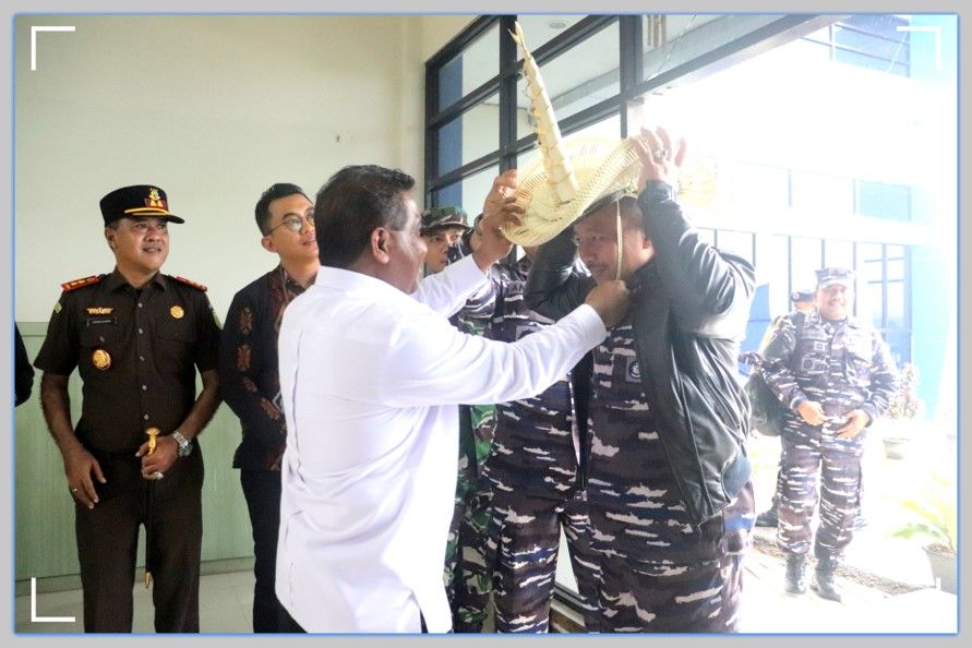 Lawatan Kunjungan Pangkoarmada II di Rote Ndao