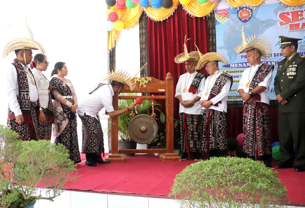 Semarak Hardiknas 2025 SMA/SMK/SLB, Hadirkan Pameran Kerajinan Lokal dan Pentas Seni