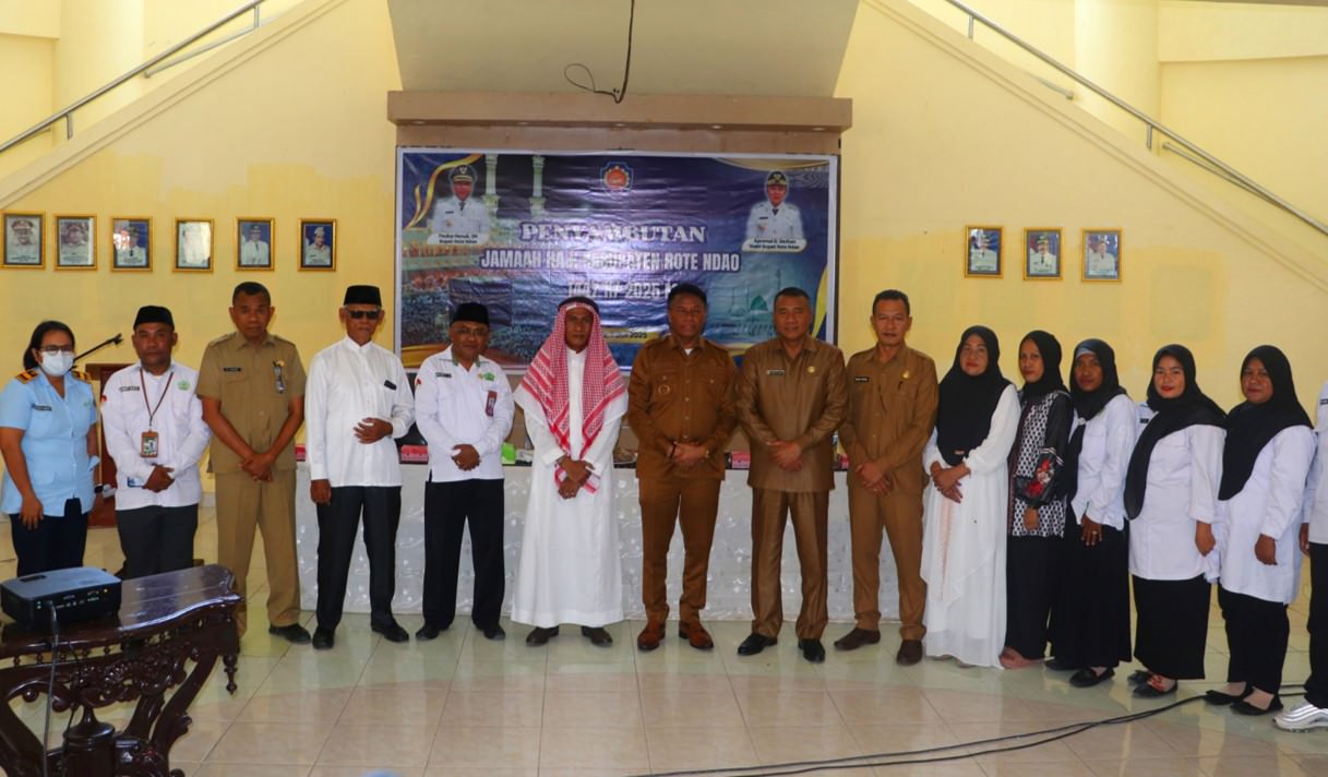 Bupati Rote Ndao Sambut Kepulangan Jemaah Haji Tahun 2025