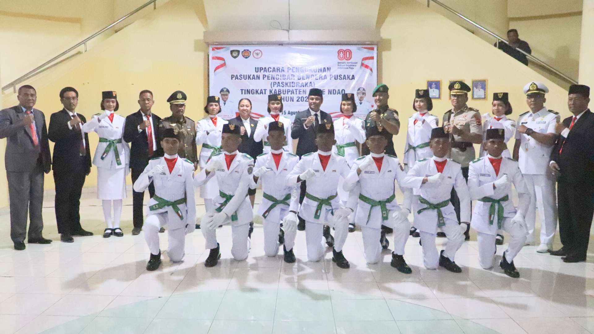 Bupati Rote Ndao Kukuhkan Pasukan Pengibar Bendera Pusaka Tahun 2025