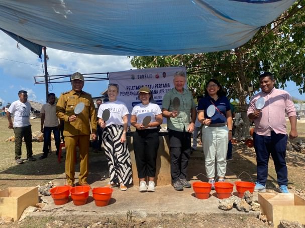Masyarakat Antusias, SurfAid dan Pemkab Rote Ndao Mulai Bangun Sarana Air Bersih di 6 Desa Binaan Program Rote Malole Water