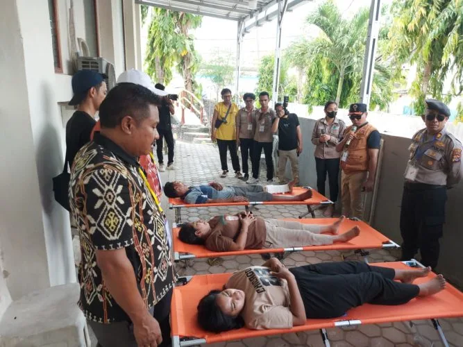 Siap Siaga NTT Bersama BPBD Gelar Gladi Lapangan Simulasi Rencana Kontijensi Cuaca Ekstrem Uji Coba Sistem Peringatan Dini Inklusi Kabupaten Rote Ndao.