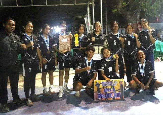 SMAN 1 Rotim, SMAN 1 Rote Barat dan Persela Juara Voly Bupati Cup V, Ditutup Resmi Wabup Rote Ndao