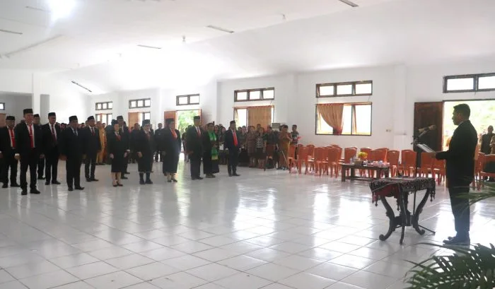 Melantik 19 Pejabat Pimpinan Tinggi Pratama, Bupati Rote Ndao Kembali Ingatkan Pentingnya Kualitas Pelayanan Publik