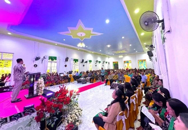 Syukur Natal 2025–Tahun Baru 2026 Klasis Lobalain, Bupati Rote Ndao Pesan Jadikan Momen Penguatan Keluarga dan Kebersamaan
