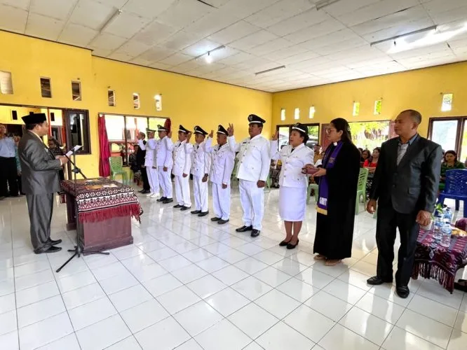 Resmi Dilantik, Tujuh Pj. Kades Persiapan di Lobalain Diminta Bangun Sinergi dan Amanah Menuju Desa Definitif
