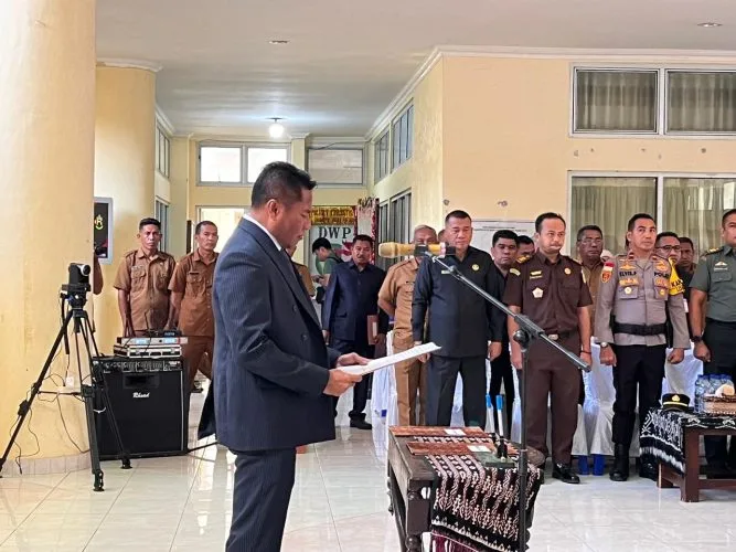 Bupati Rote Ndao Lantik 9 Pejabat Pimpinan Tinggi Pratama, Tekankan Integritas dan Profesionalisme ASN
