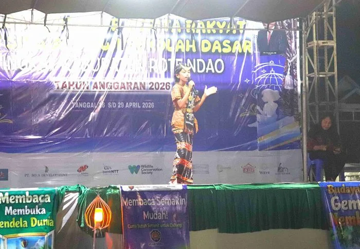 18 Siswa/i SD Tampil Bertutur Cerita Rakyat di Malam ke-27 Semarak HUT Rote Ndao