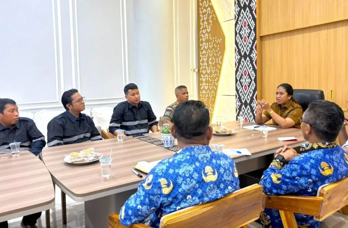 Sikapi Kelangkaan BBM, Pemkab Rote Ndao Raker dengan SPBU, Dorong Perkuat Pengawasan Distribusi