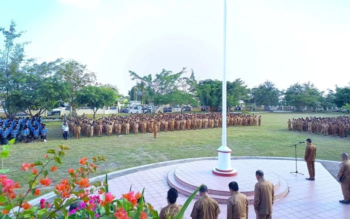 Ribuan ASN Ikuti Apel Kekuatan, Dipimpin Bupati Rote Ndao, Ada Penandatanganan Komitmen SPMB 2026/2027