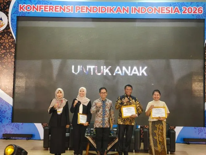 Bupati Rote Ndao Menerima Penghargaan dan Berbagi Gagasan pada Konferensi Pendidikan Indonesia 2026